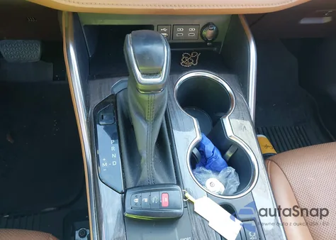 2022 Toyota Highlander Platinum z USA, uszkodzony, nr VIN 5TDFZRAHXNS095678